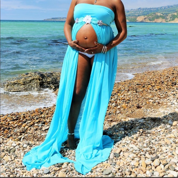 Maternity opened off shoulder Gown - Picture 4 of 4